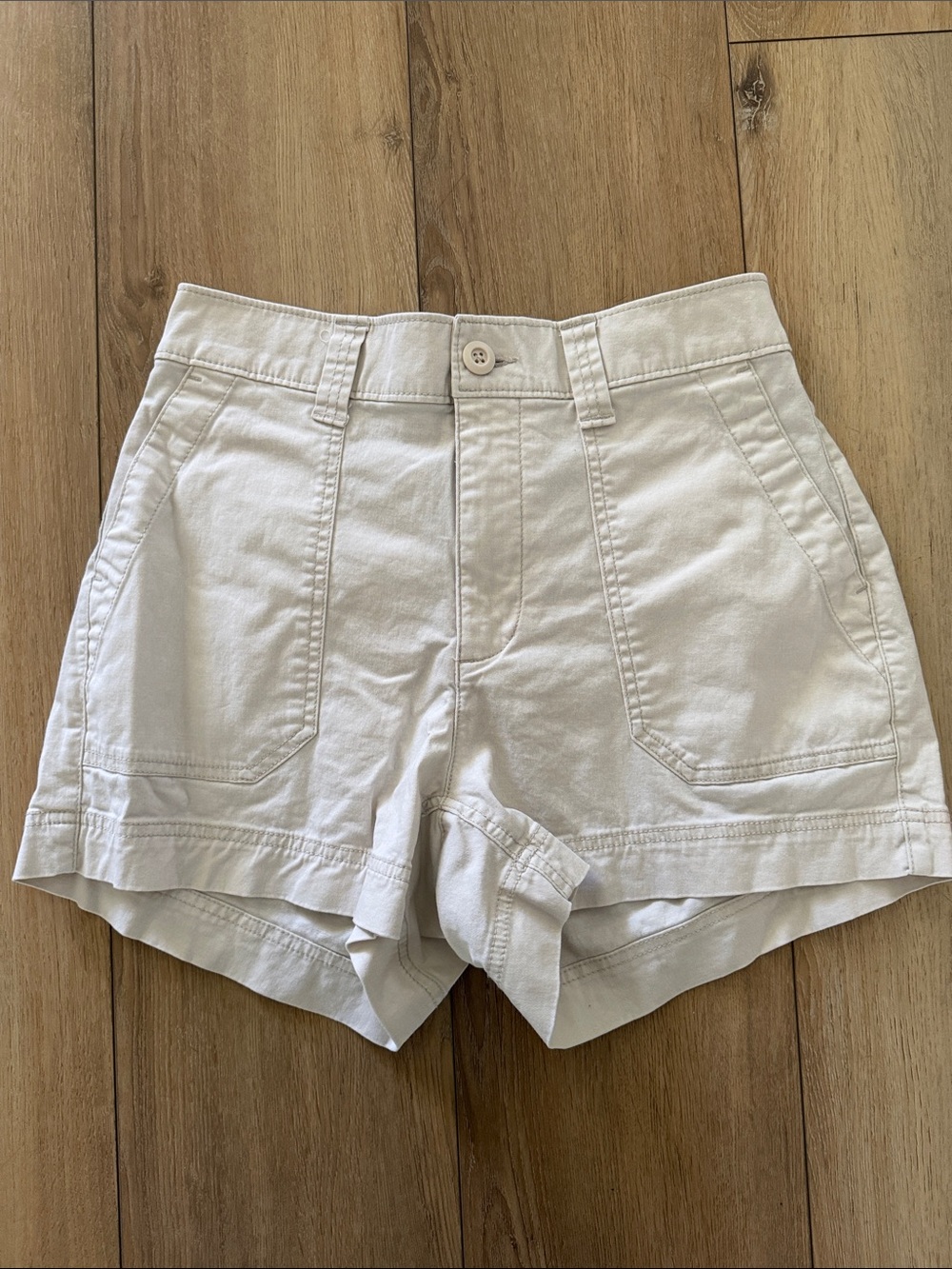 Women's White High-Waist Casual Shorts